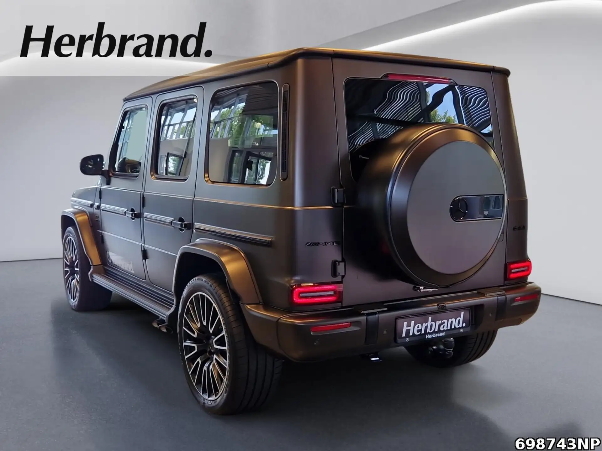 벤츠 G-Class G 63 AMG 2026 골드 사진 4