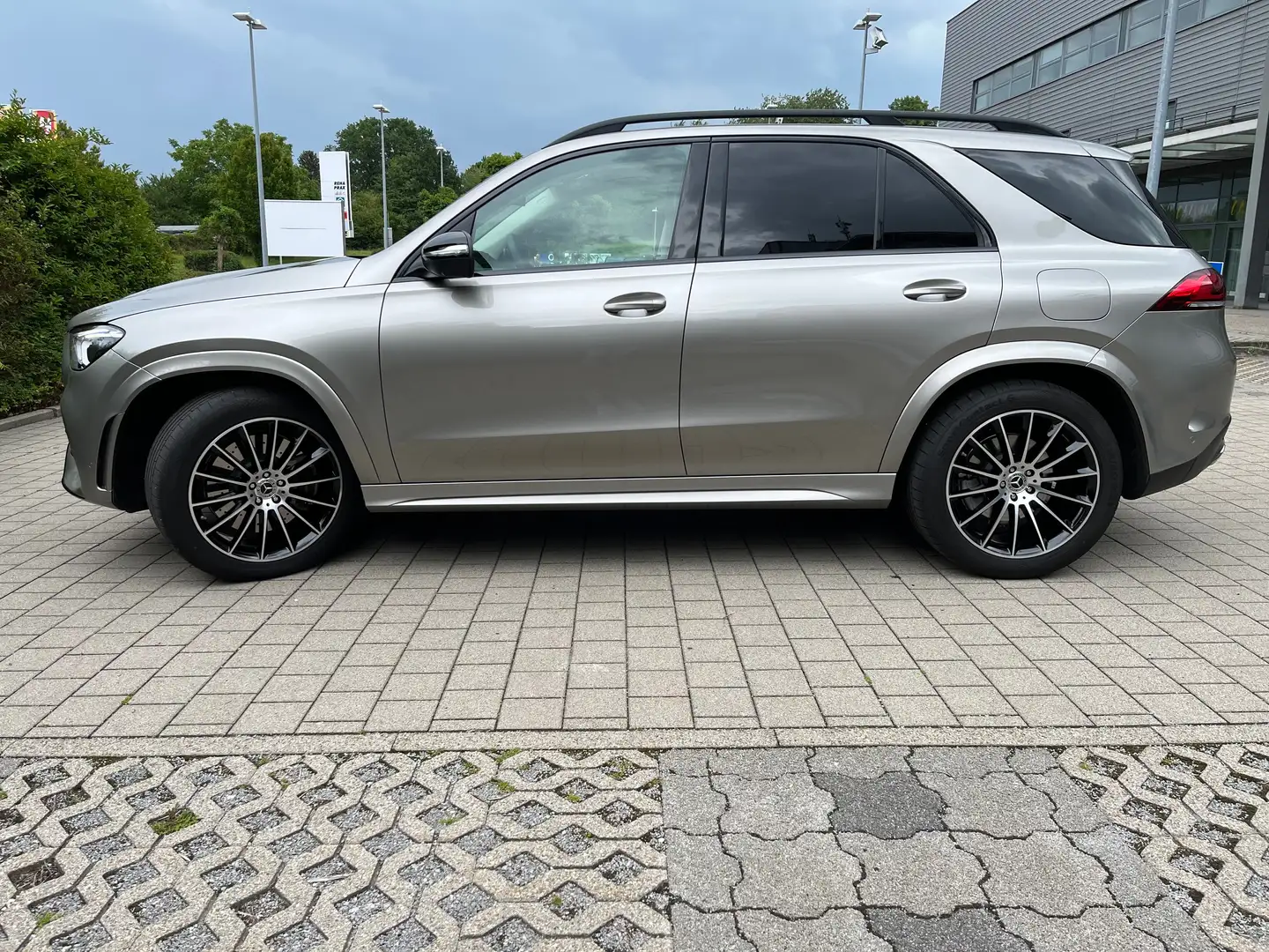 Mercedes-Benz GLE 350 GLE Plugin Hybrid e 4Matic 9G-TRONIC Silber - 1