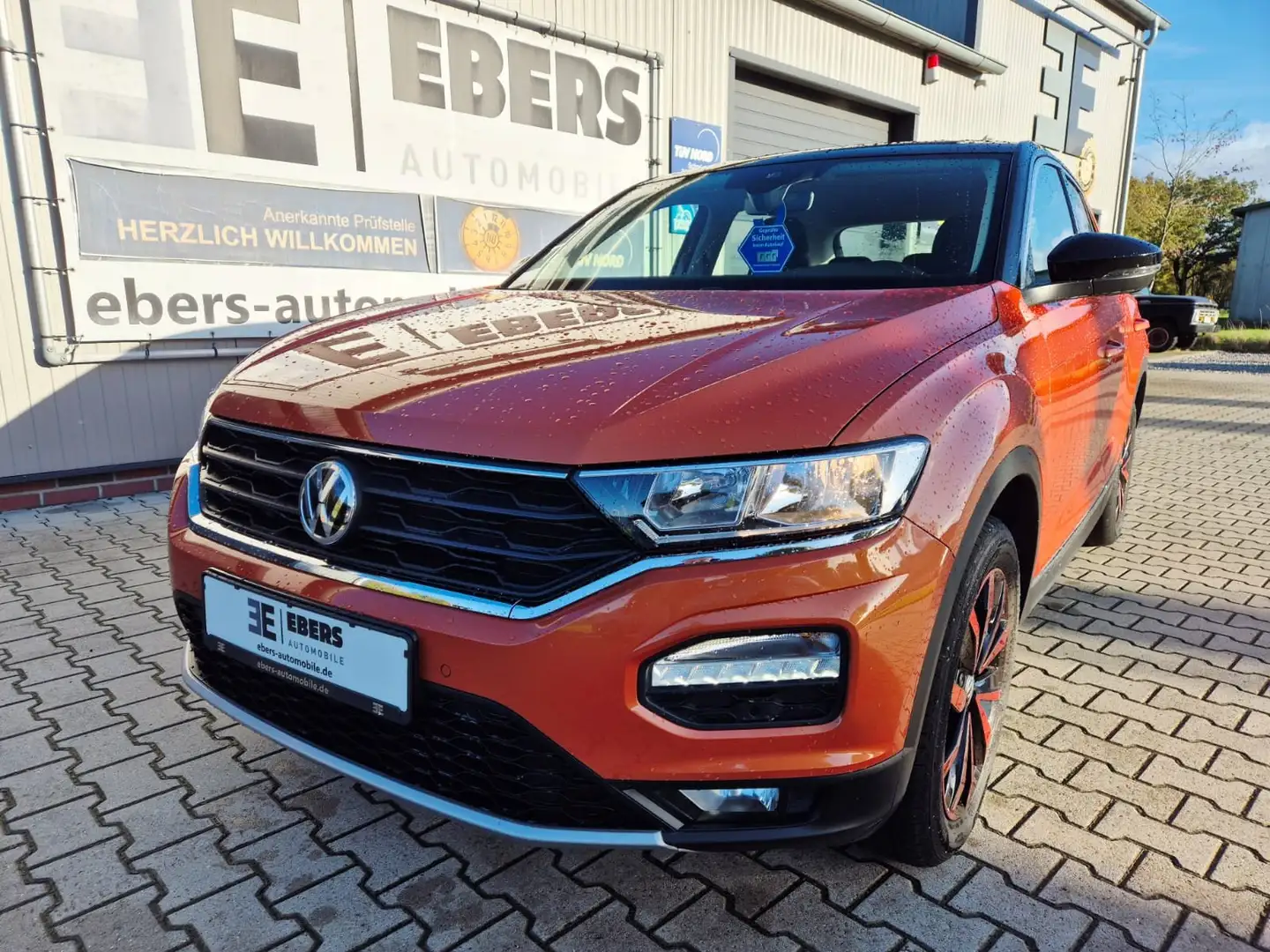 Volkswagen T-Roc 2.0 TDI 4X4/DSG/LED/ACC/PDC/APP/SZHG/LANE Orange - 1