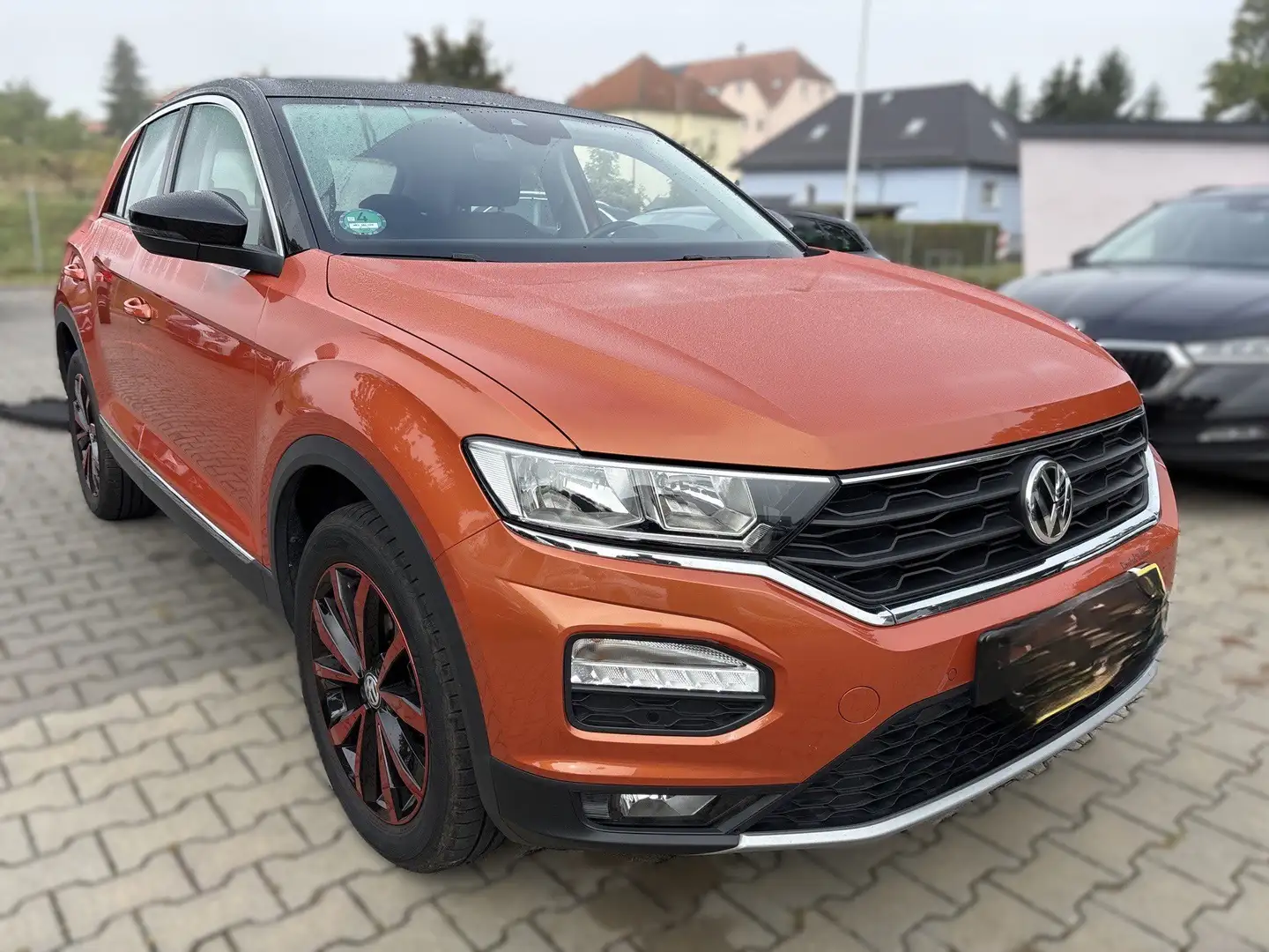 Volkswagen T-Roc 2.0 TDI 4X4/DSG/LED/ACC/PDC/APP/SZHG/LANE Orange - 2