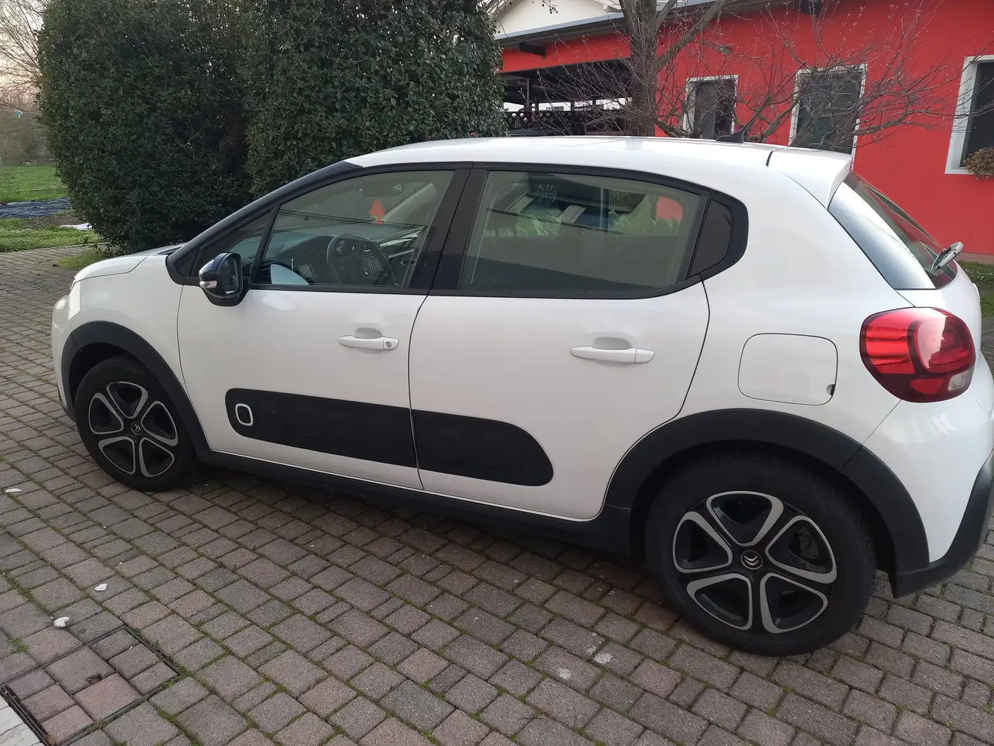 Citroen C3 C3 III 2017 1.2 puretech Shine 82cv Bianco - 2