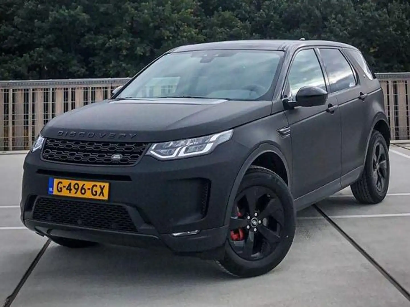 Land Rover Discovery Sport D150 2.0 R-Dynamic Special Black Edition Zwart - 1