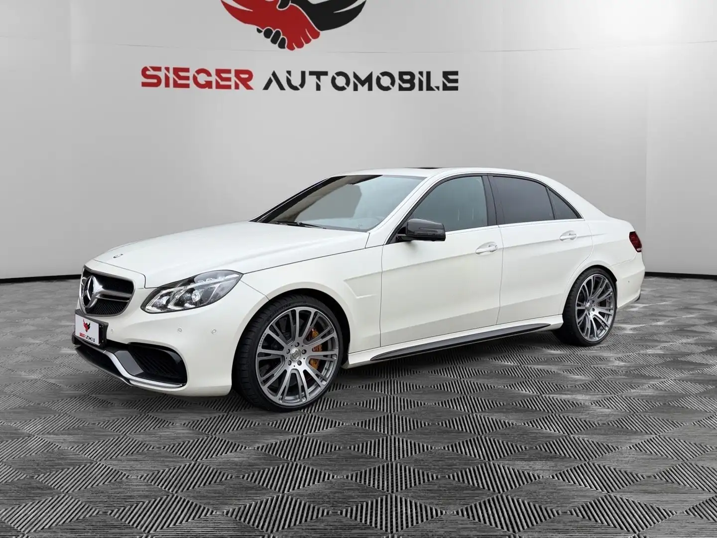 Mercedes-Benz E 63 AMG S 4MATIC ORIGINAL BRABUS B63S 730 PS Blanc - 1