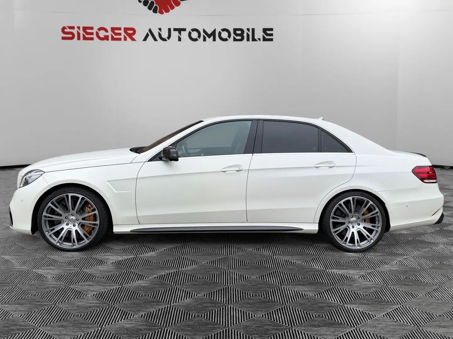 Mercedes-Benz E 63 AMG S 4MATIC ORIGINAL BRABUS B63S 730 PS Blanc - 2