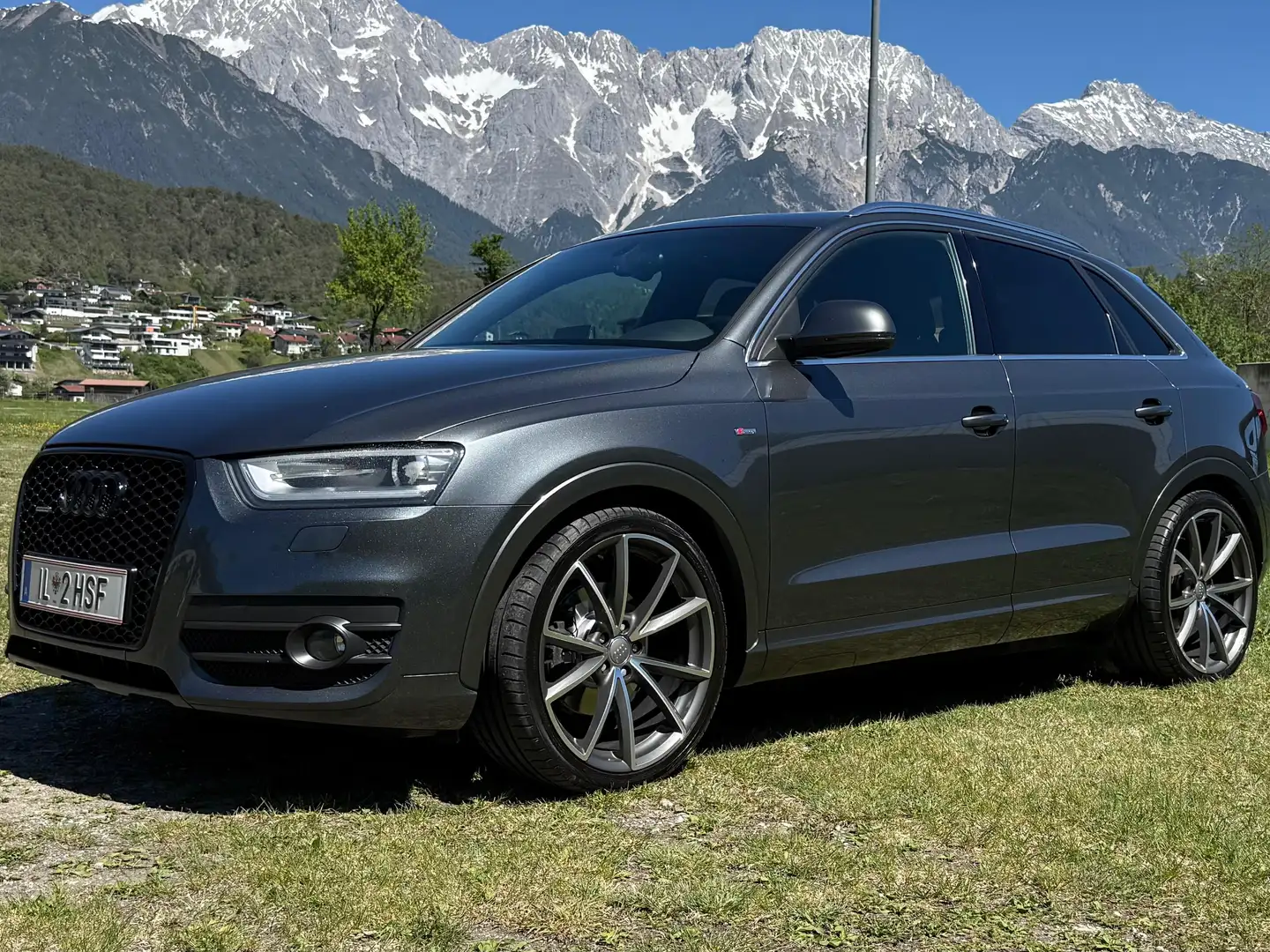 Audi Q3 Q3 2,0 TDI quattro Sport S-tronic Sport Grau - 2