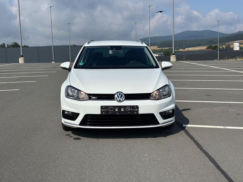 Volkswagen Golf VII 1.4 TSI Variant R-Line Lounge — photo 2