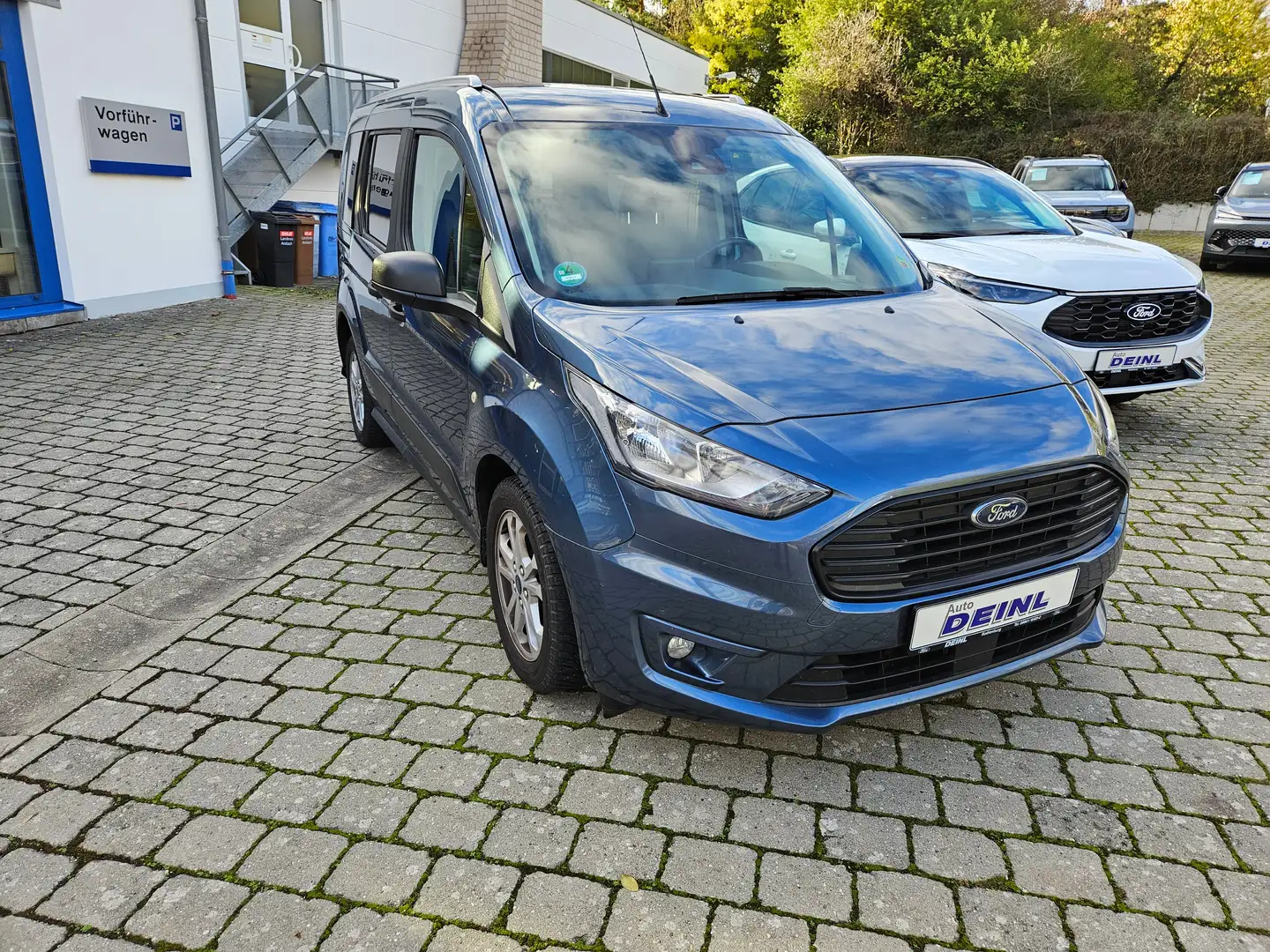 Ford Tourneo Connect Trend Blau - 2
