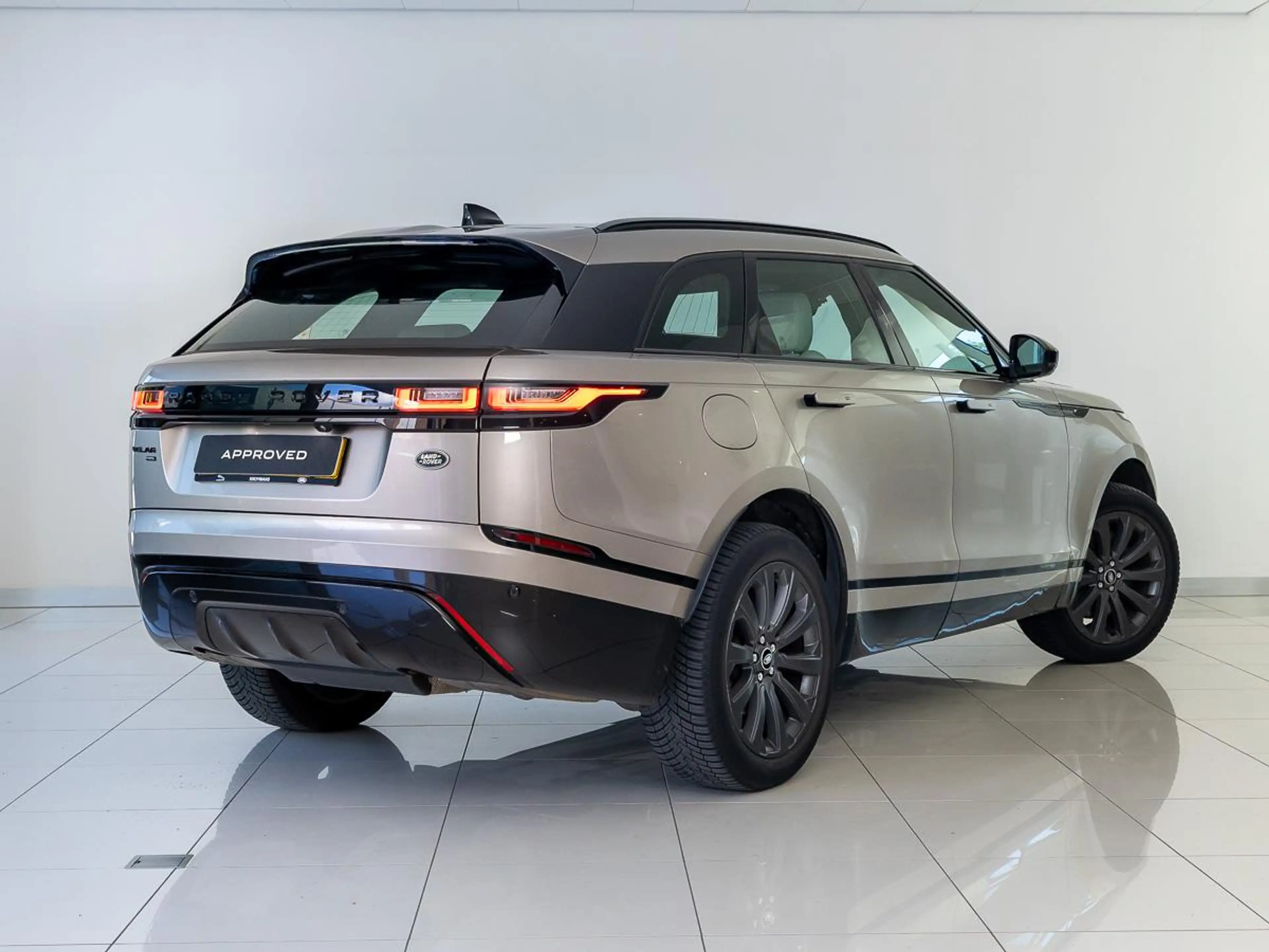 Land Rover Range Rover Velar 2.0 P400e R-Dynamic SE | Head-Up | Stoelventilatie — photo 2