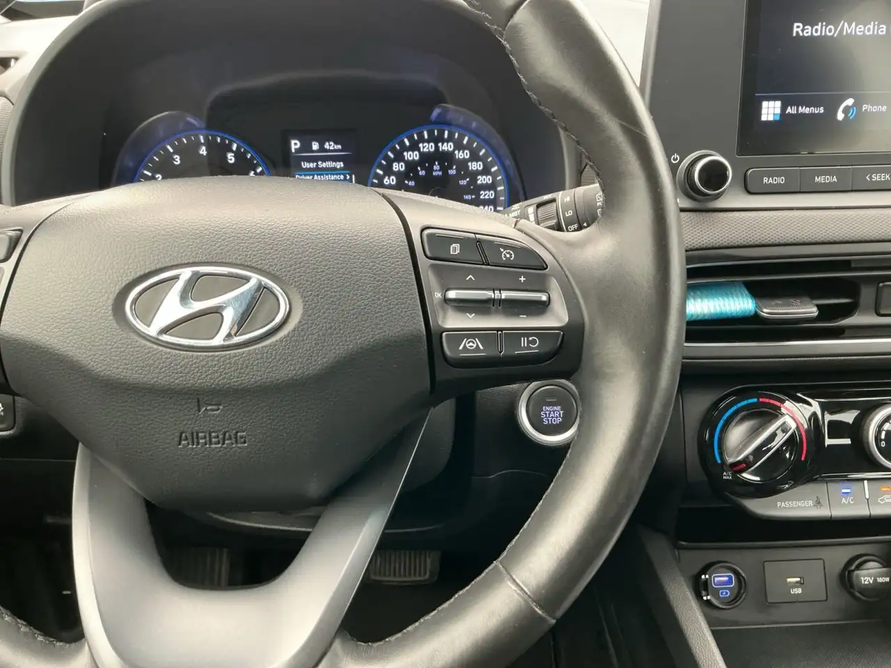 Hyundai KONA снимка Hyundai KONA