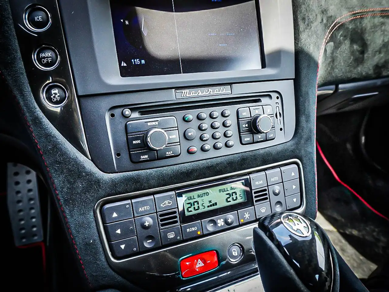 Maserati GranTurismo снимка Maserati GranTurismo