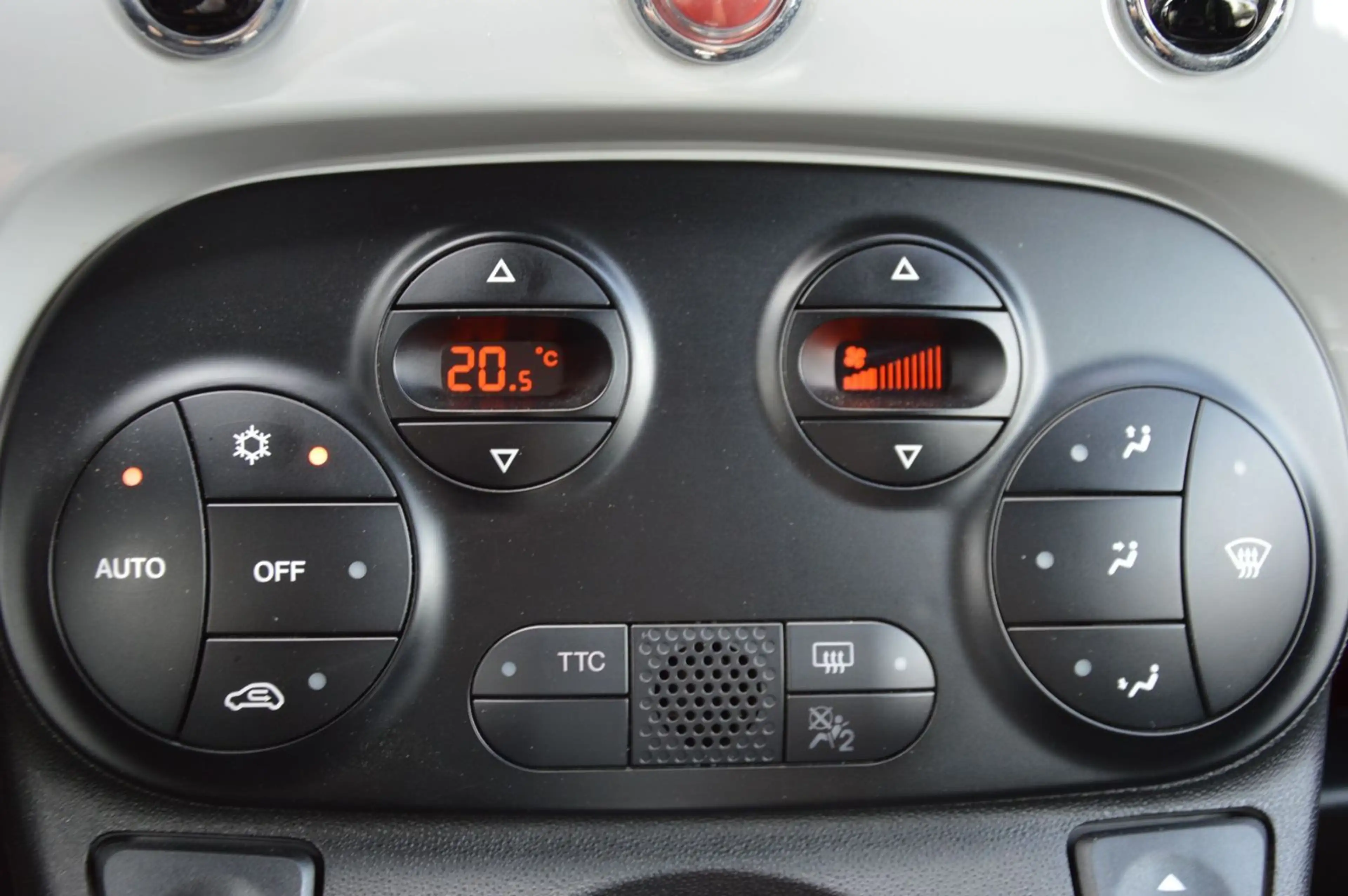 Abarth 595C C 1,4 Abarth Turismo"MONZA"XEN"INTERSC"PDC" — photo 13