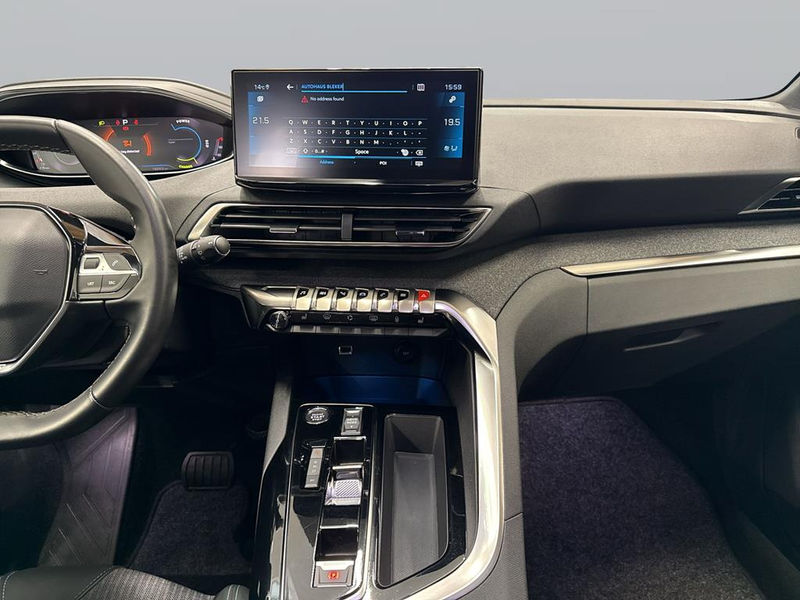 Peugeot 5008 1.2 Hybrid 136 Allure Pack — photo 11