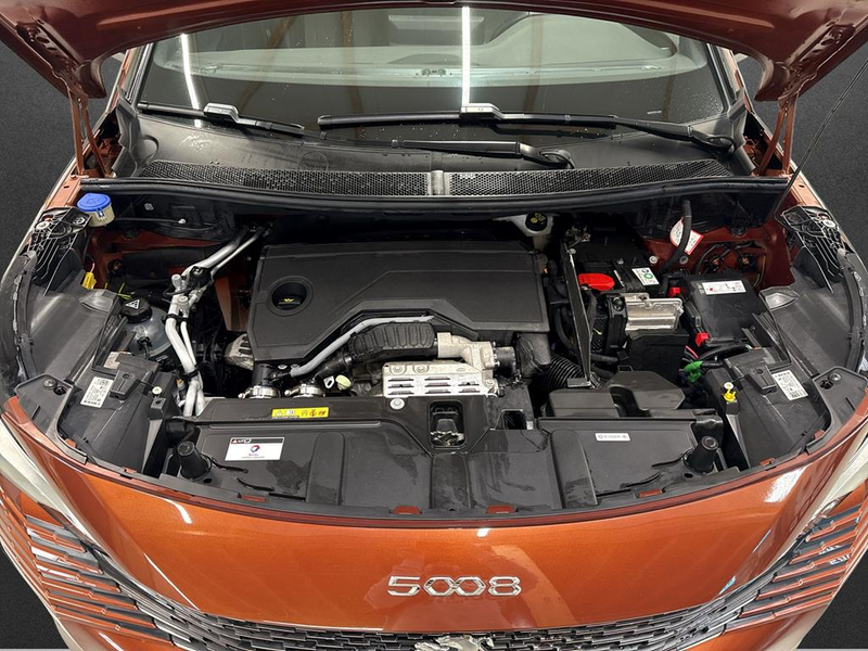 Peugeot 5008 1.2 Hybrid 136 Allure Pack — photo 5