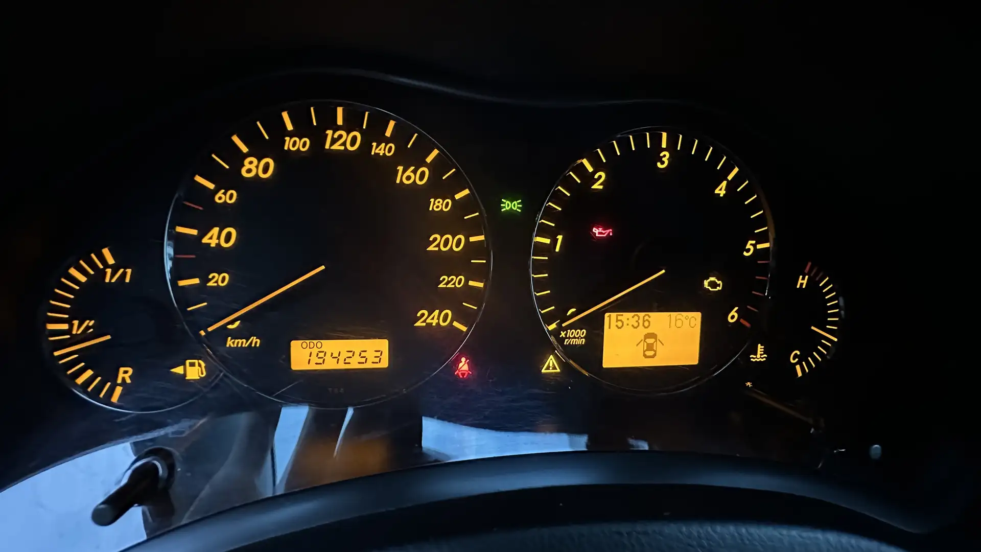 Toyota Avensis 2.2 D-CAT Executive - 1