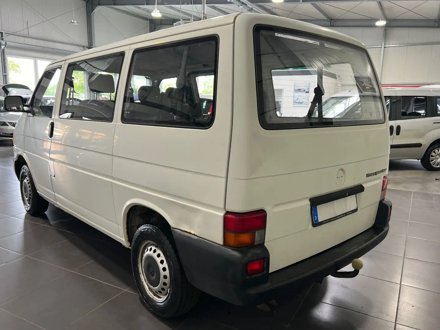 Volkswagen T4 Caravelle 1.9 TD **AHK*6-Sitze*Schiebetür** Biały - 2