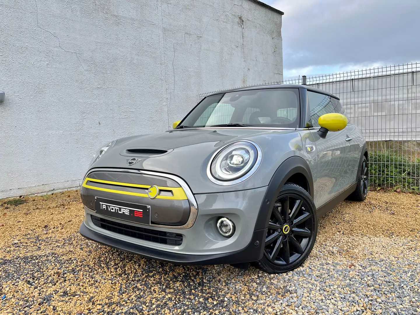 MINI Cooper SE 28.9 kWh MATRIX-LED/CUIR/HARMAN-CARDON/CARPLAY Grijs - 2