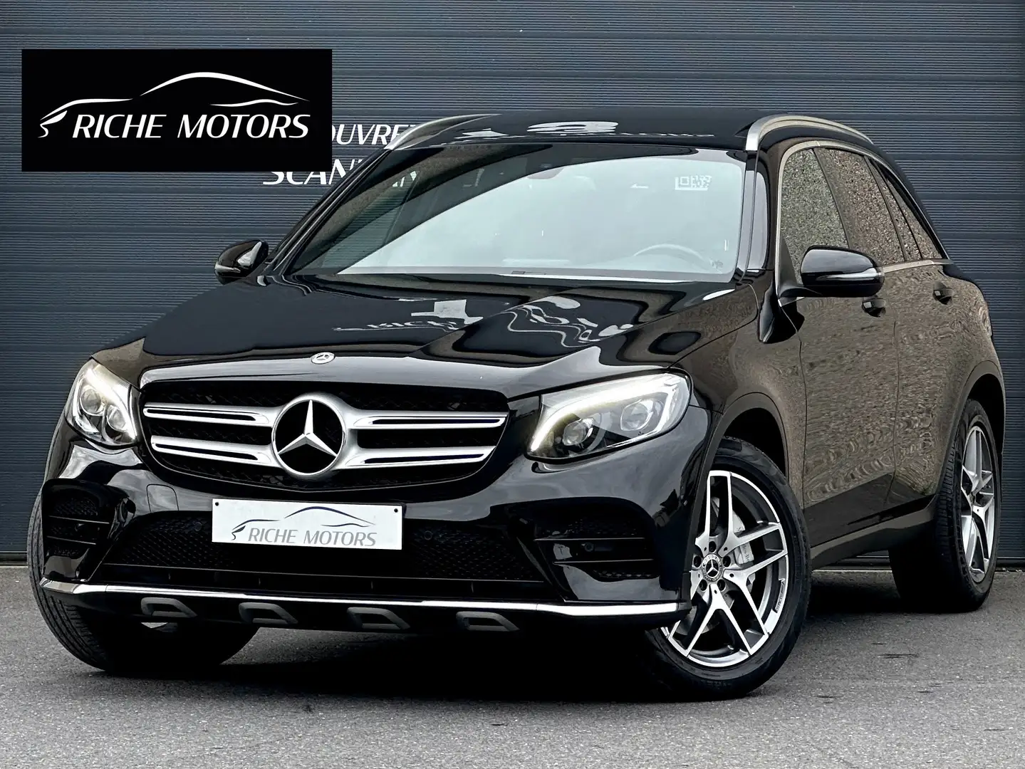 Mercedes-Benz GLC 250 d 4-Matic Pack AMG / LED / Pano / Hi-Fi / Garantie Zwart - 1