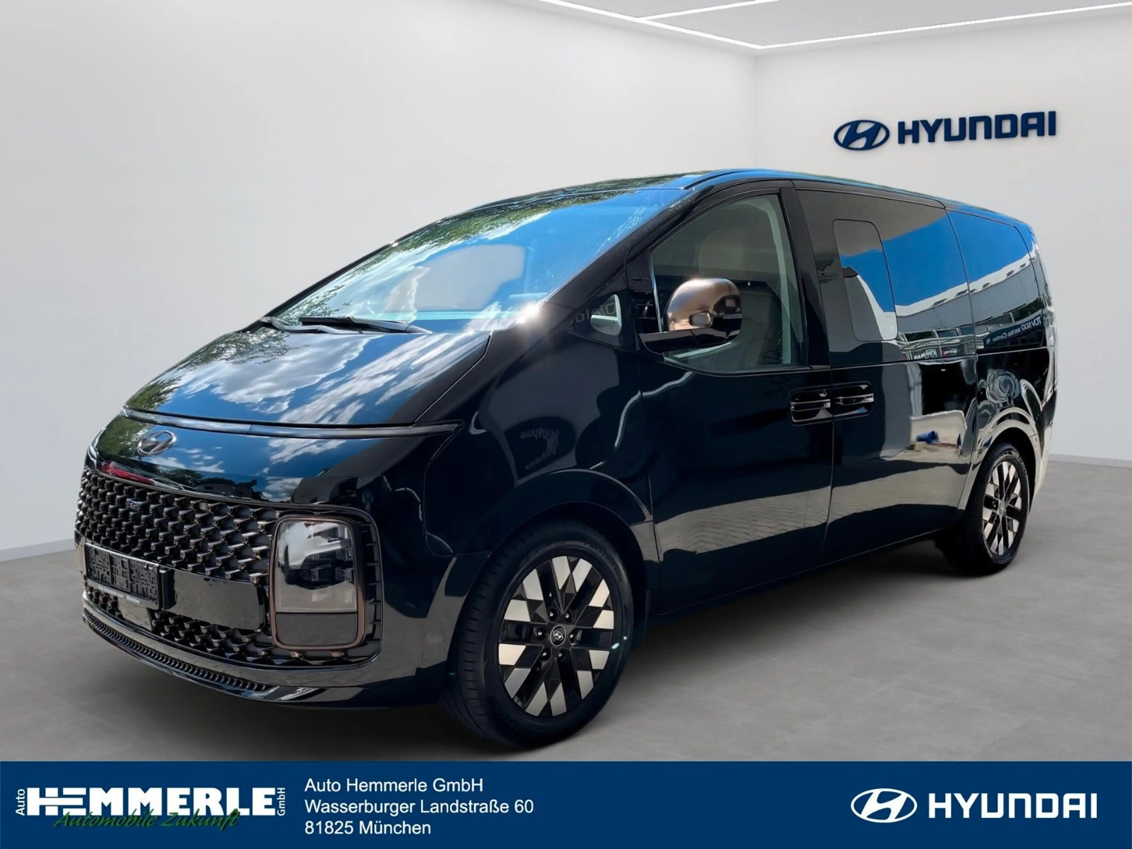 Hyundai STARIA Signature 4WD Panorama TOP