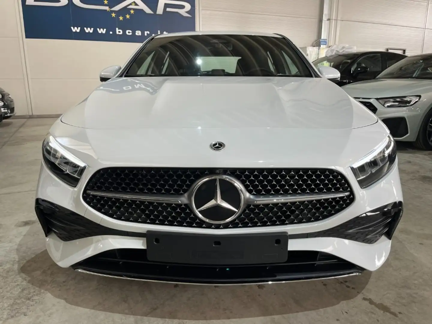 Mercedes-Benz A 200 d Autom. AMG Line Premium Plus LED/TELEC/LED MULTI Bianco - 2