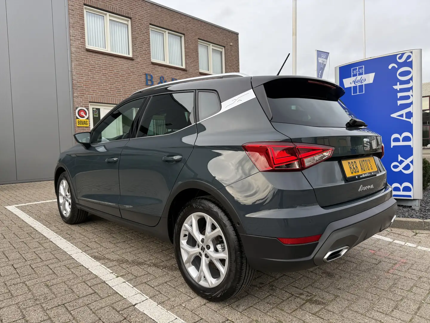 SEAT Arona 1.0 EcoTSI 116pk FR Business Connect l ACC l BLISS Grau - 2