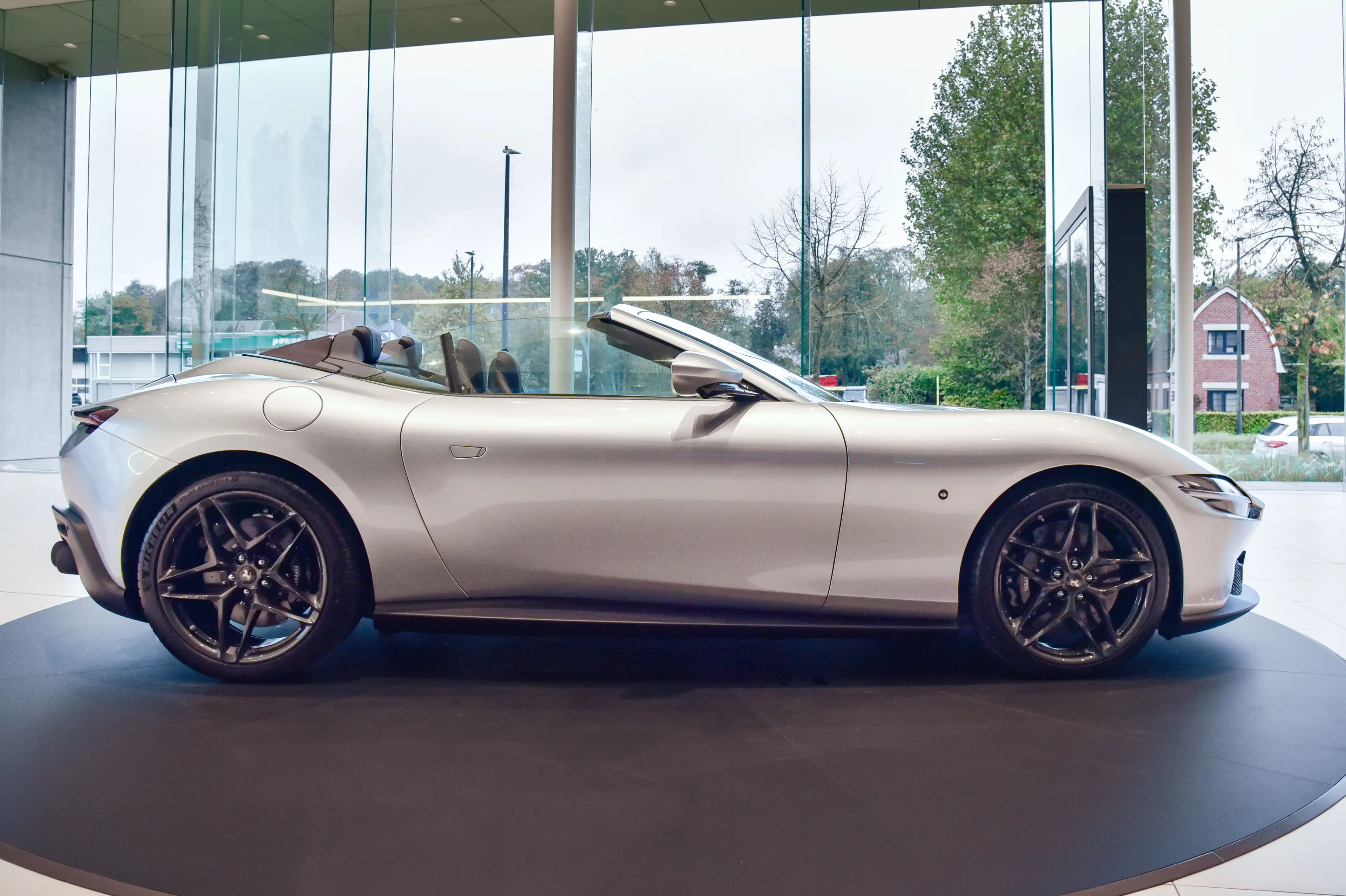 Ferrari Roma Roma Spider | NEW - no owner — photo 3