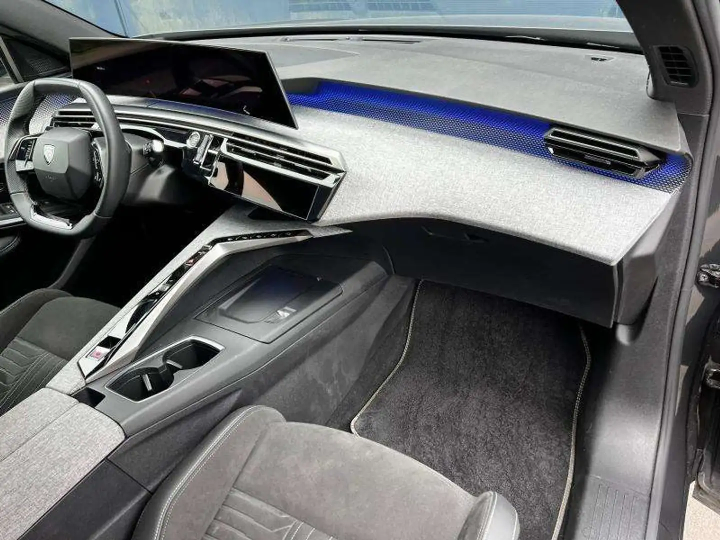 Peugeot 5008 GT / Hybrid 136 / E-DSC6 Gris - 2