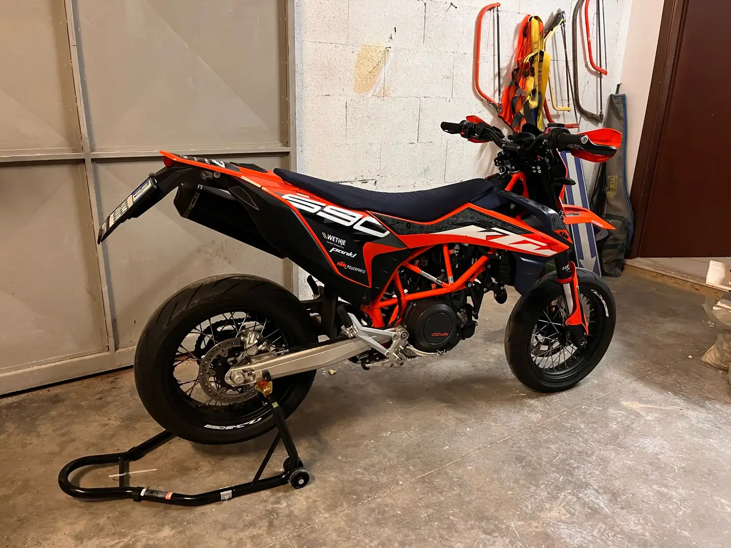 KTM 690 SMC R - 1