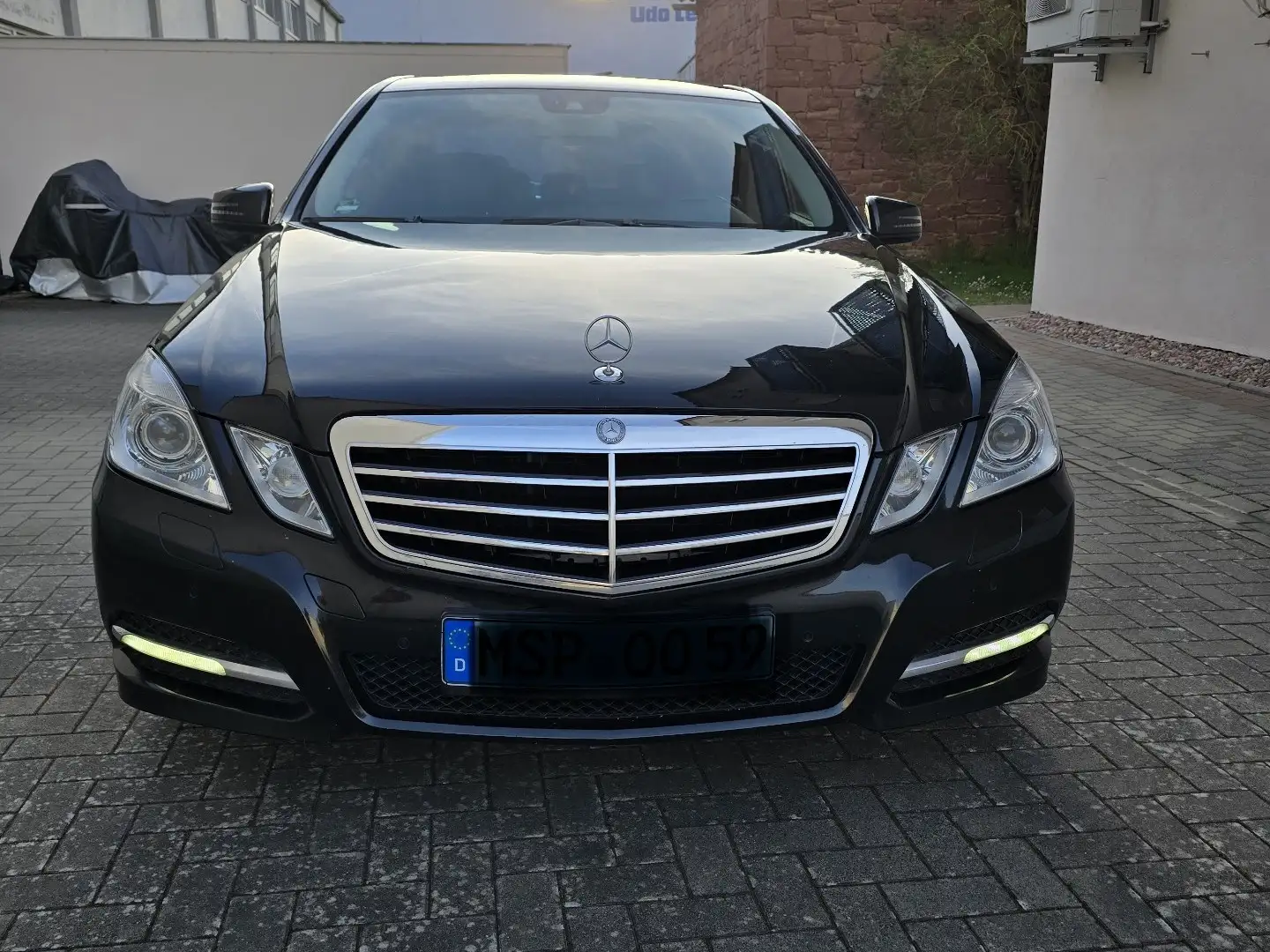 Mercedes-Benz E 220 CDI DPF BlueEFFICIENCY Automatik Avantgarde - 1
