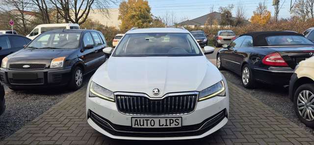 Skoda Superb Combi Style- STANDH.-KAMERA-AHK-KLIMA-PDC