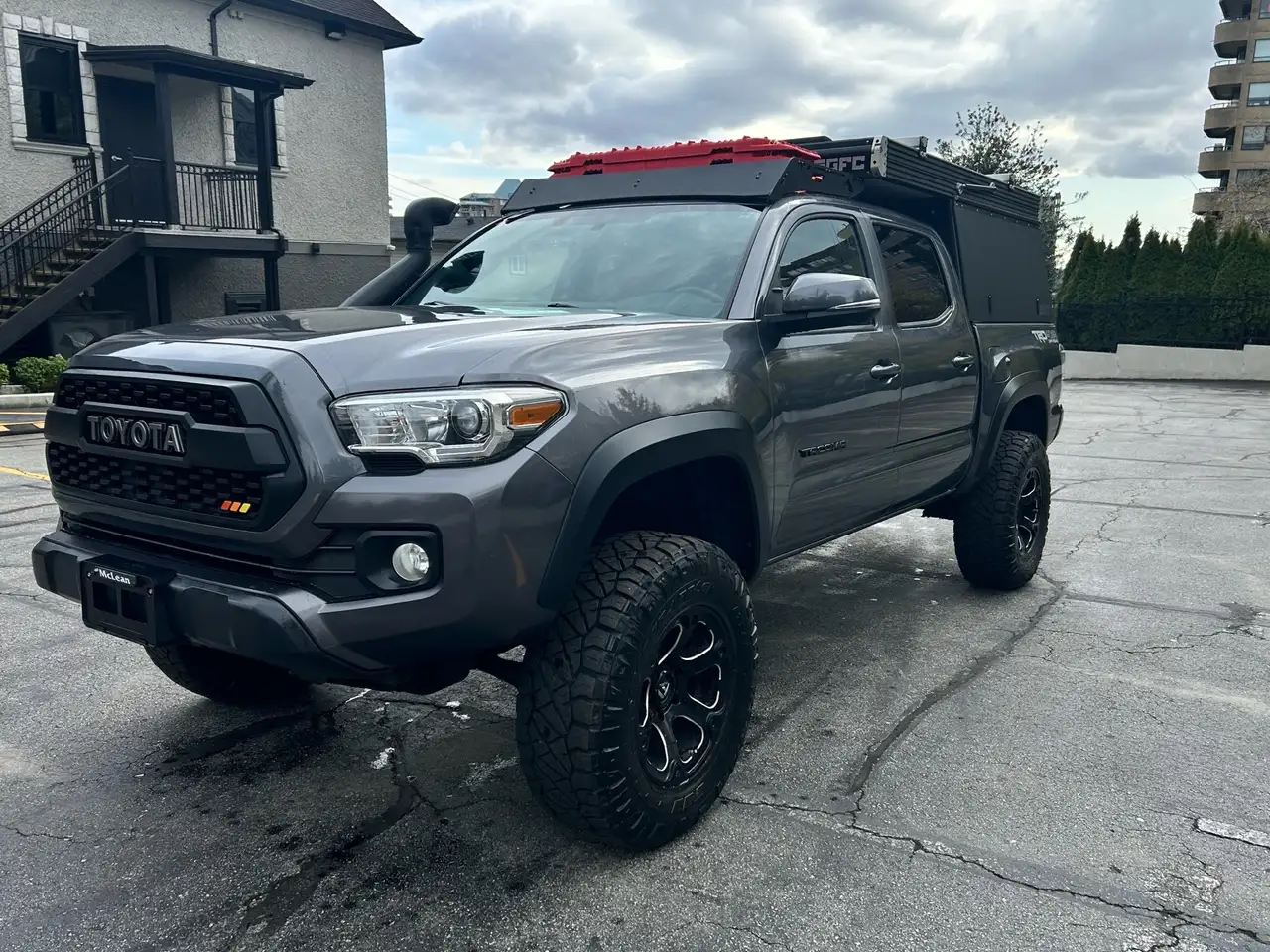 Toyota Tacoma снимка Toyota Tacoma