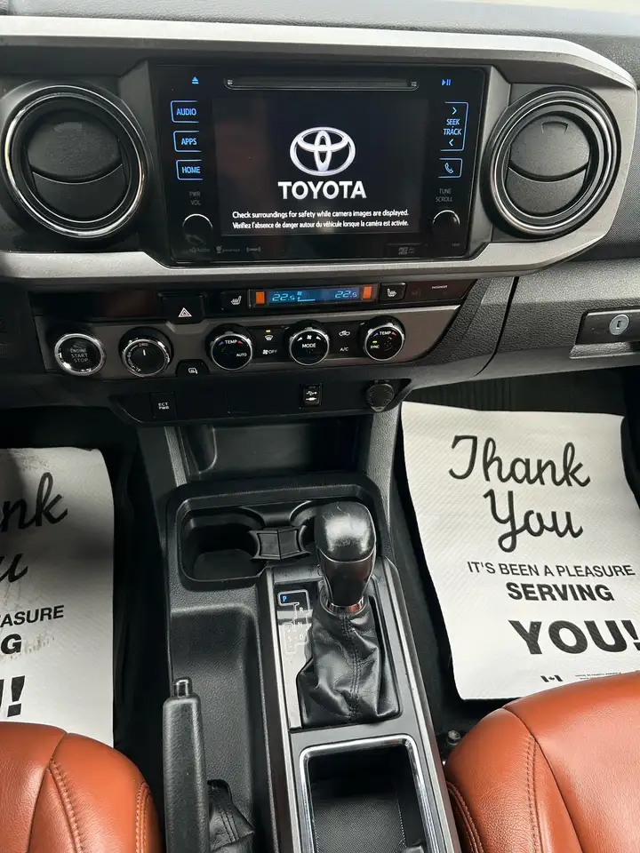 Toyota Tacoma снимка Toyota Tacoma