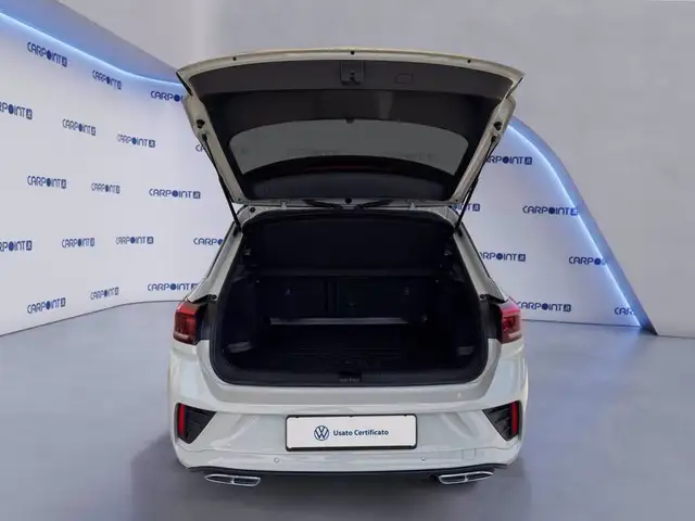 Volkswagen T-Roc view 18