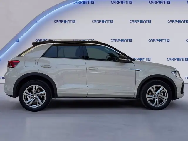 Volkswagen T-Roc view 7