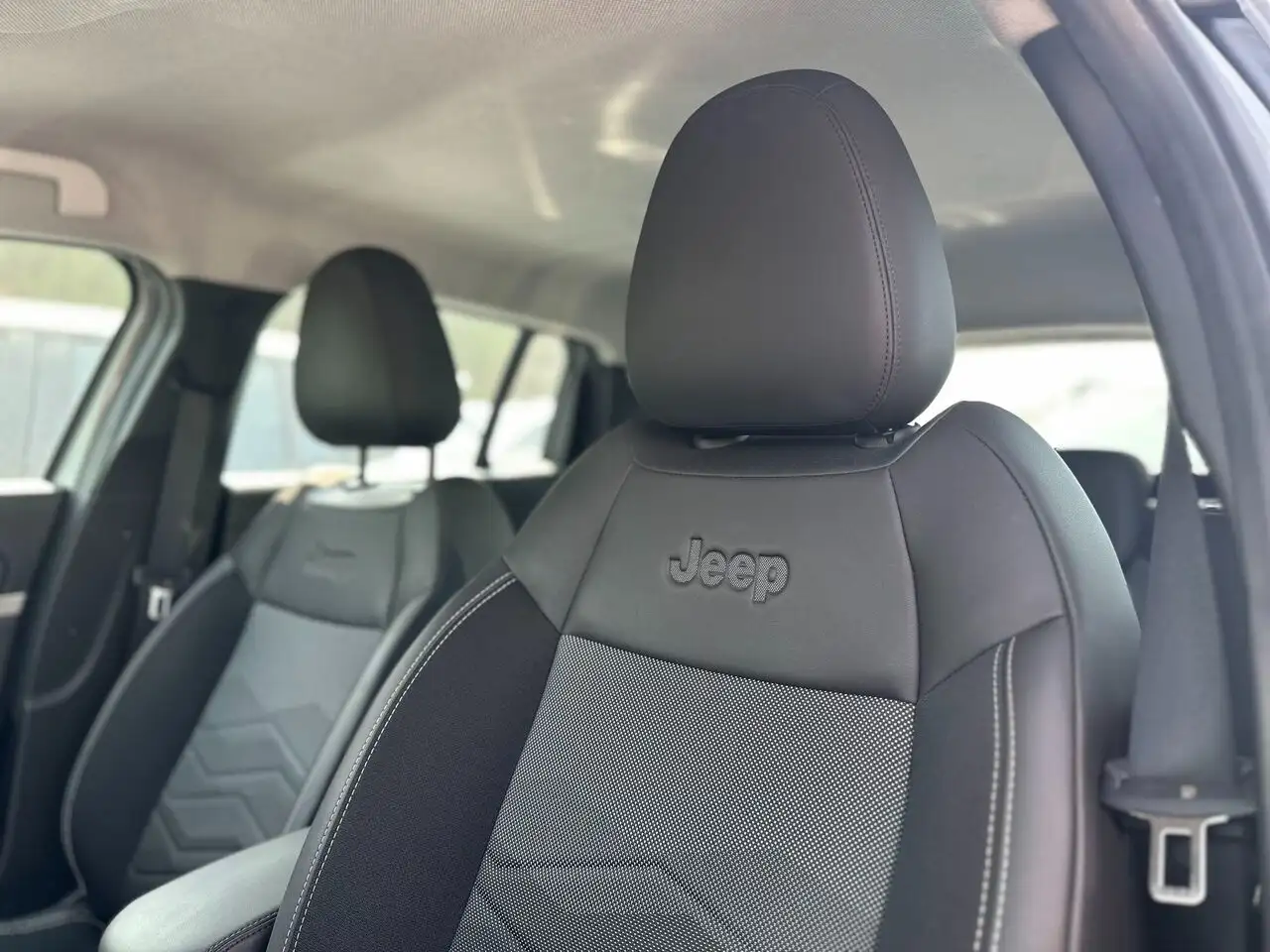 Jeep Avenger 1.2 Turbo Altitude 9