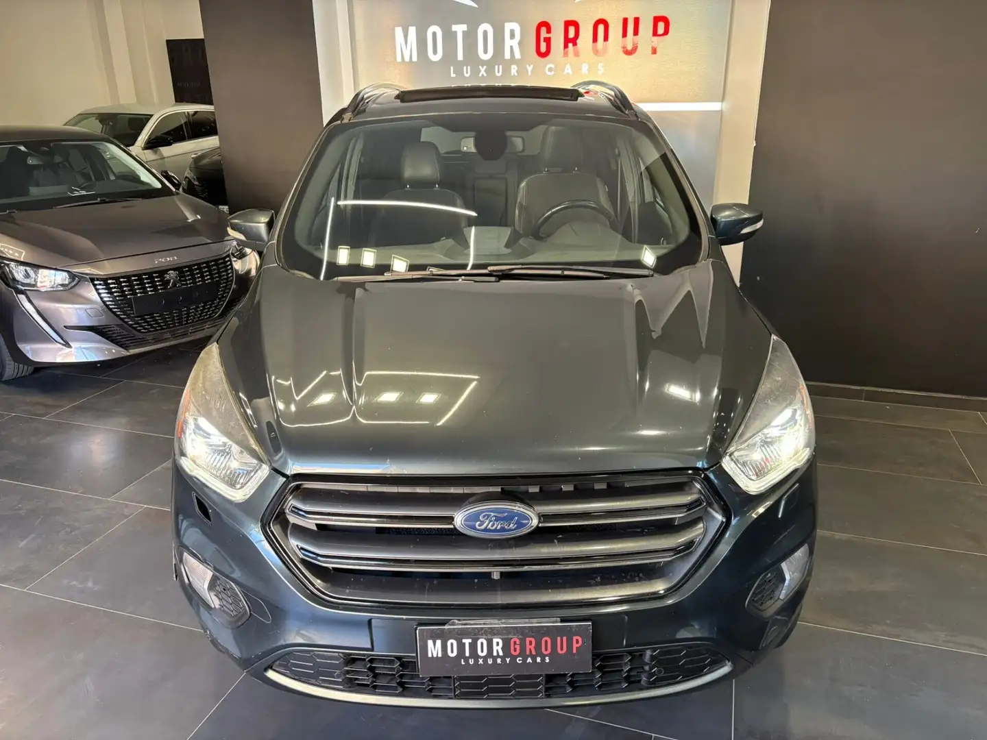 Ford Kuga Kuga 2.0 TDCI 150 CV S&S 4WD Powershift ST-Line Gris - 2
