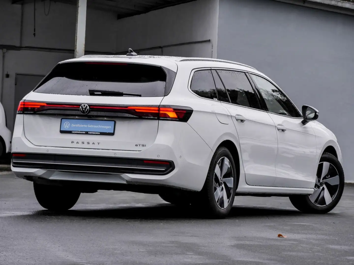 Volkswagen Passat Variant 1.5 eTSI NAVI ACC LED Weiß - 2