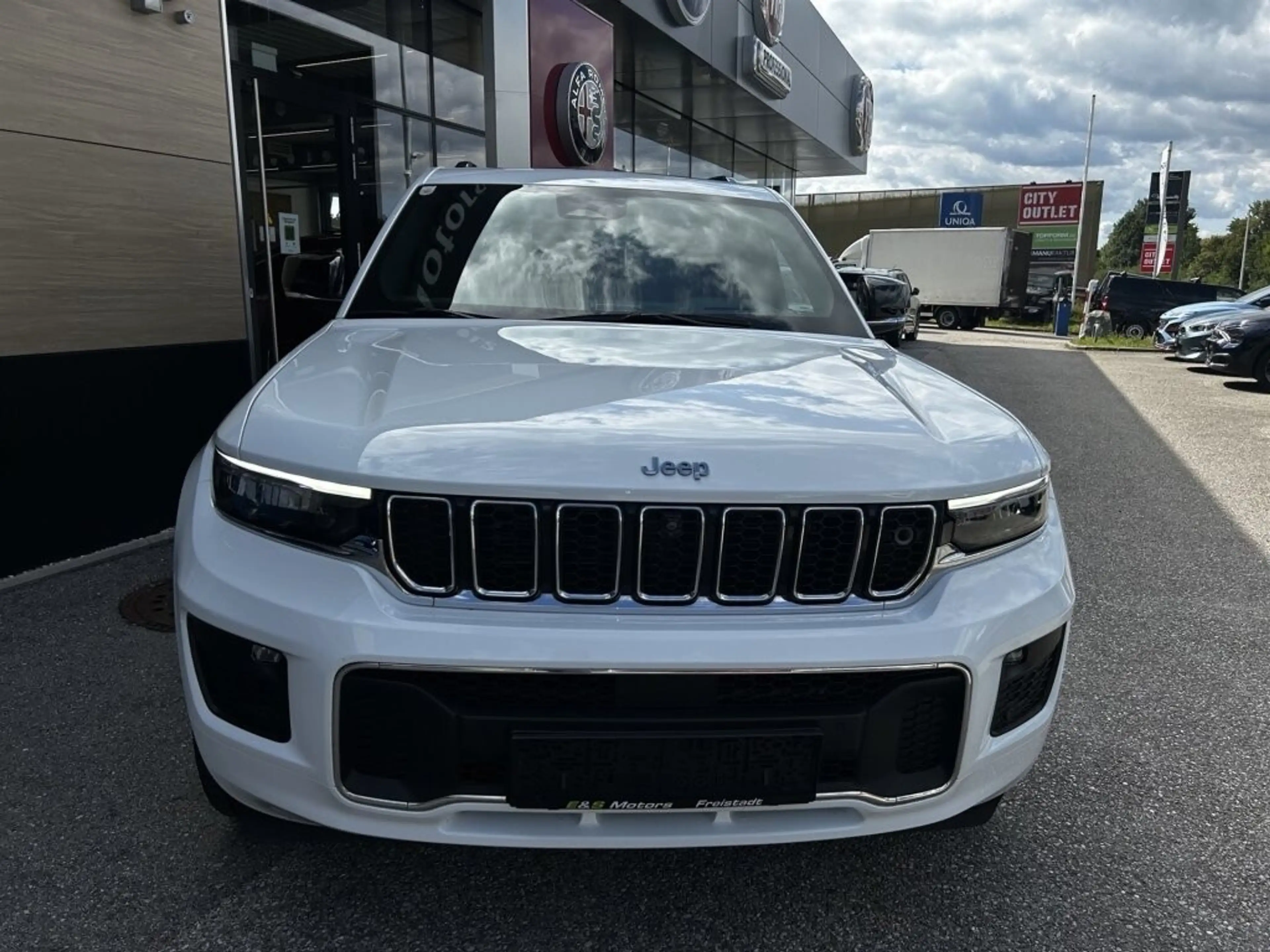 Jeep Grand Cherokee 2.0 PHEV 13,3kWh 380 PS AT 4xe Overland — photo 6