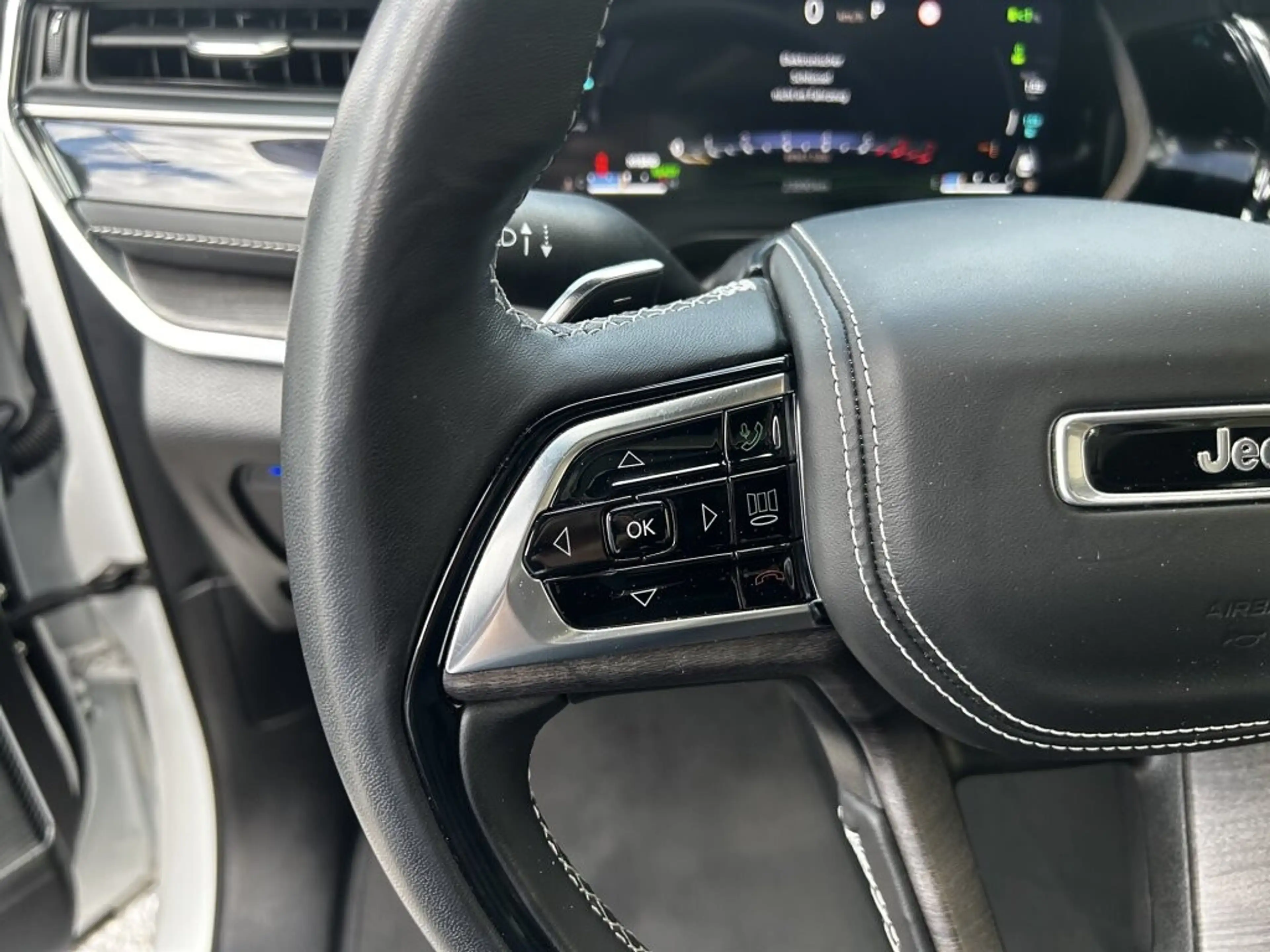 Jeep Grand Cherokee 2.0 PHEV 13,3kWh 380 PS AT 4xe Overland — photo 9