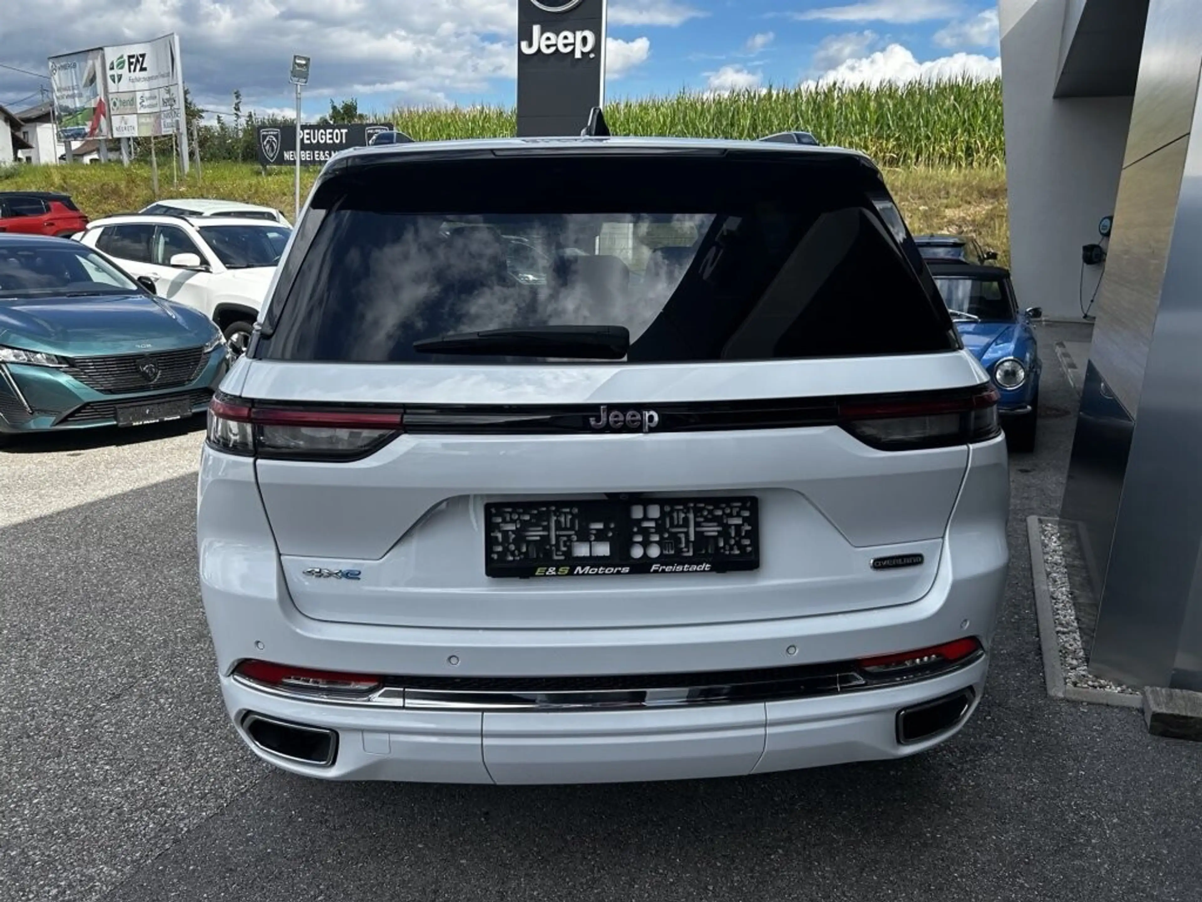 Jeep Grand Cherokee 2.0 PHEV 13,3kWh 380 PS AT 4xe Overland — photo 3
