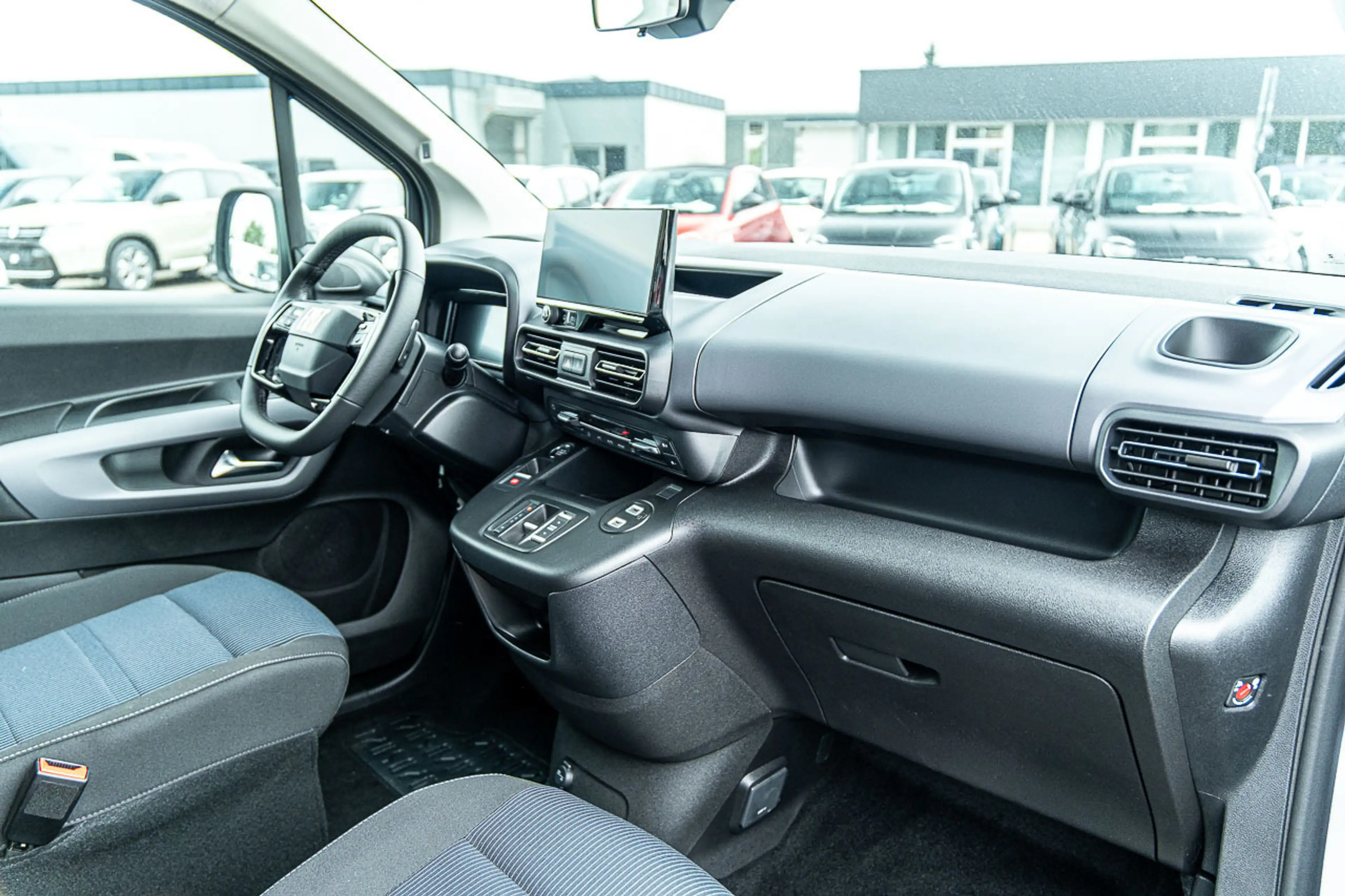 Fiat Doblo XL Kombi 131 AT8 Goods Transport — photo 13