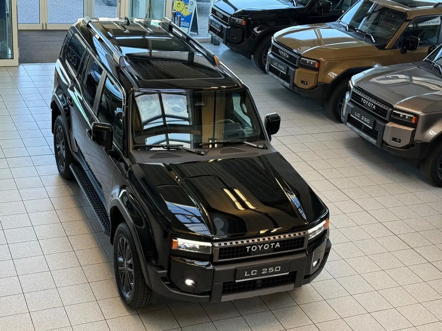 Toyota Land Cruiser 250 - TEC EDITION-7-SEATS-PANORAMA-HEADUP-JBL Noir - 1