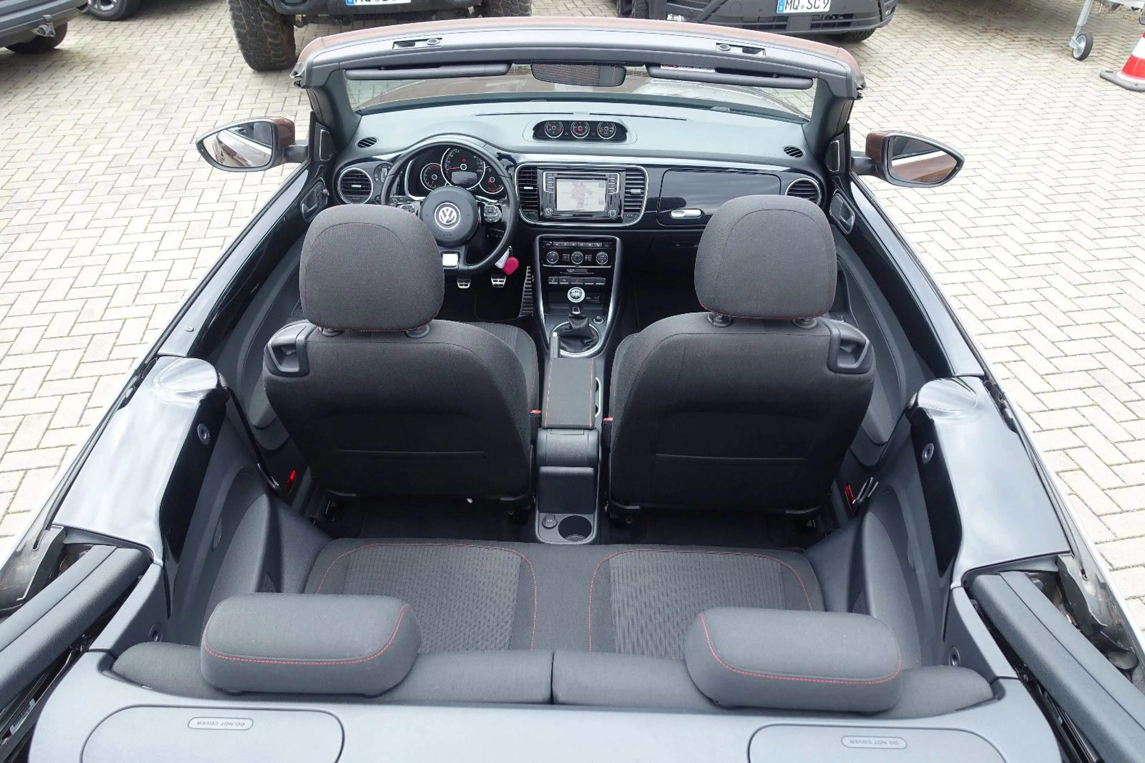Volkswagen Beetle Cabriolet Design*Bi-Xenon*Navi*Kamera*1Hd — photo 39