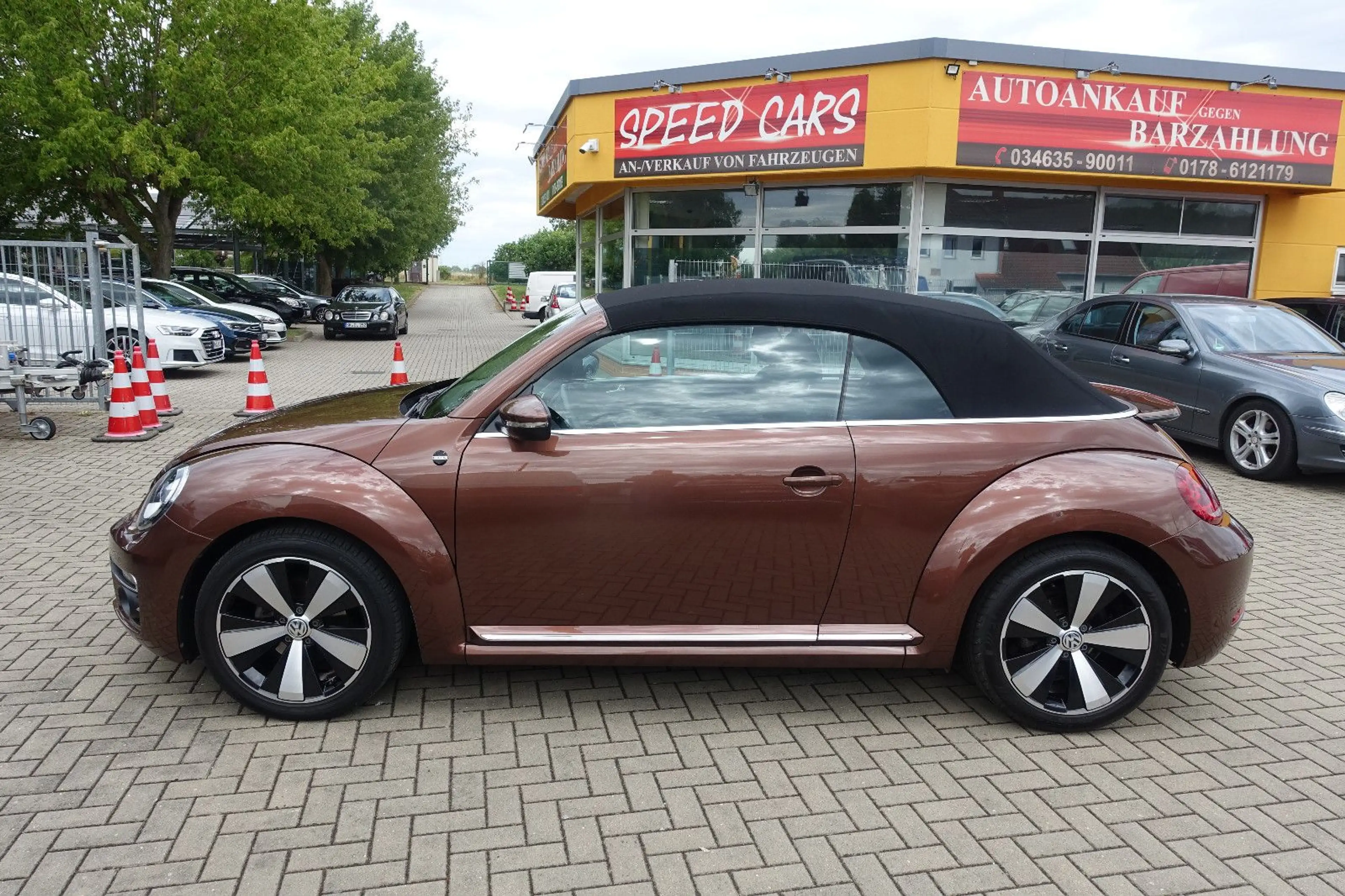 Volkswagen Beetle Cabriolet Design*Bi-Xenon*Navi*Kamera*1Hd — photo 10
