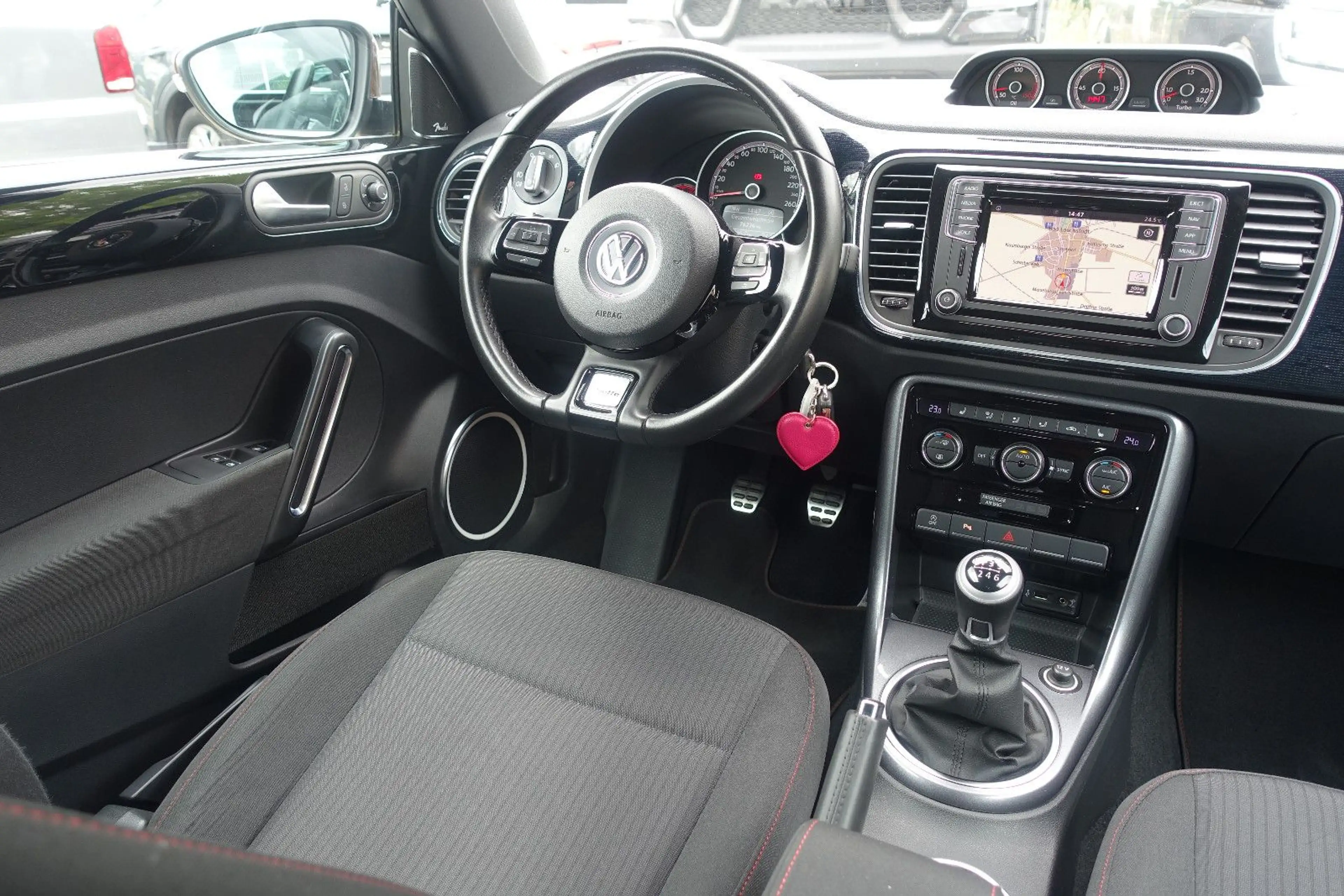 Volkswagen Beetle Cabriolet Design*Bi-Xenon*Navi*Kamera*1Hd — photo 18