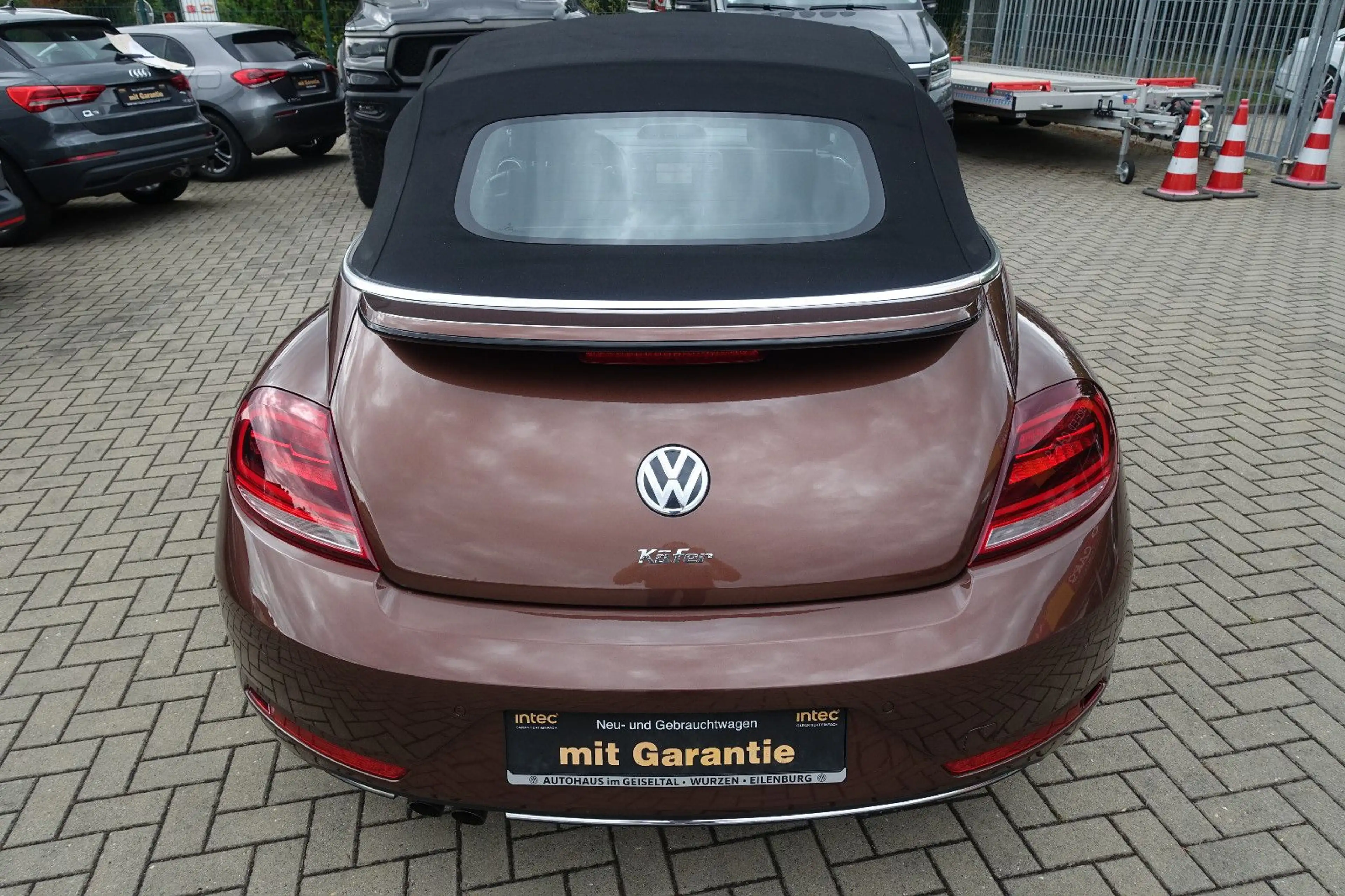 Volkswagen Beetle Cabriolet Design*Bi-Xenon*Navi*Kamera*1Hd — photo 48