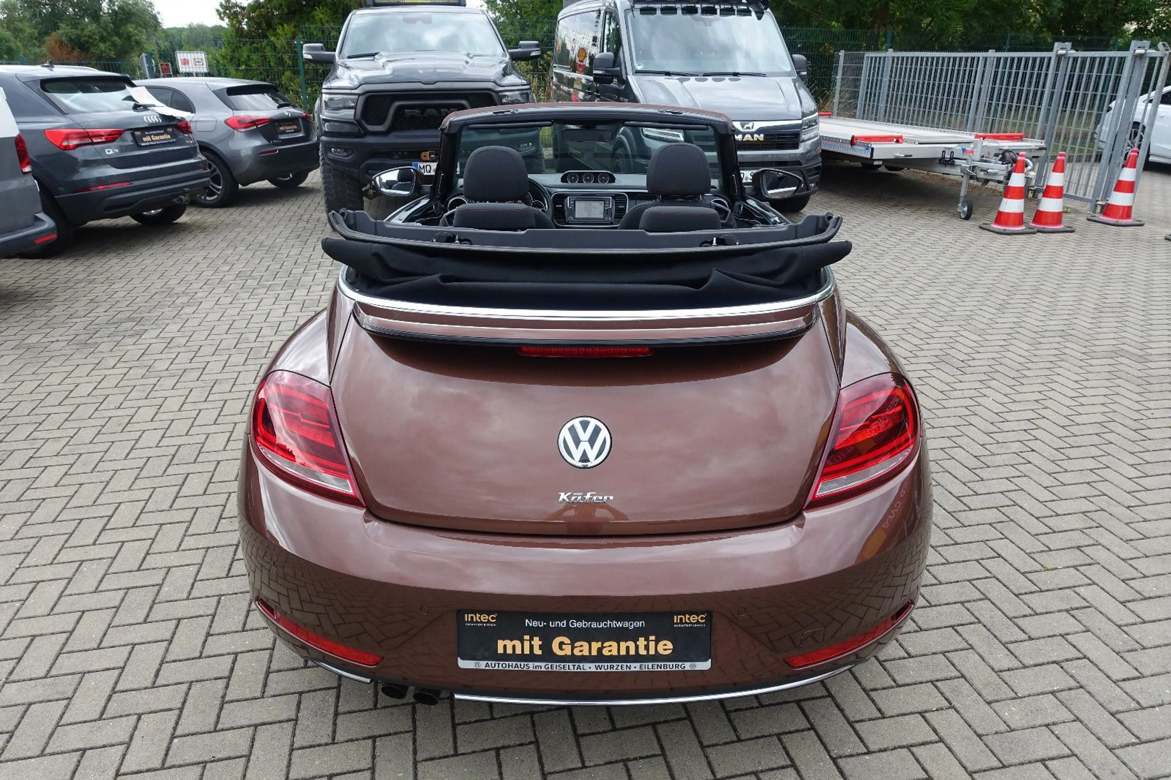 Volkswagen Beetle Cabriolet Design*Bi-Xenon*Navi*Kamera*1Hd — photo 7