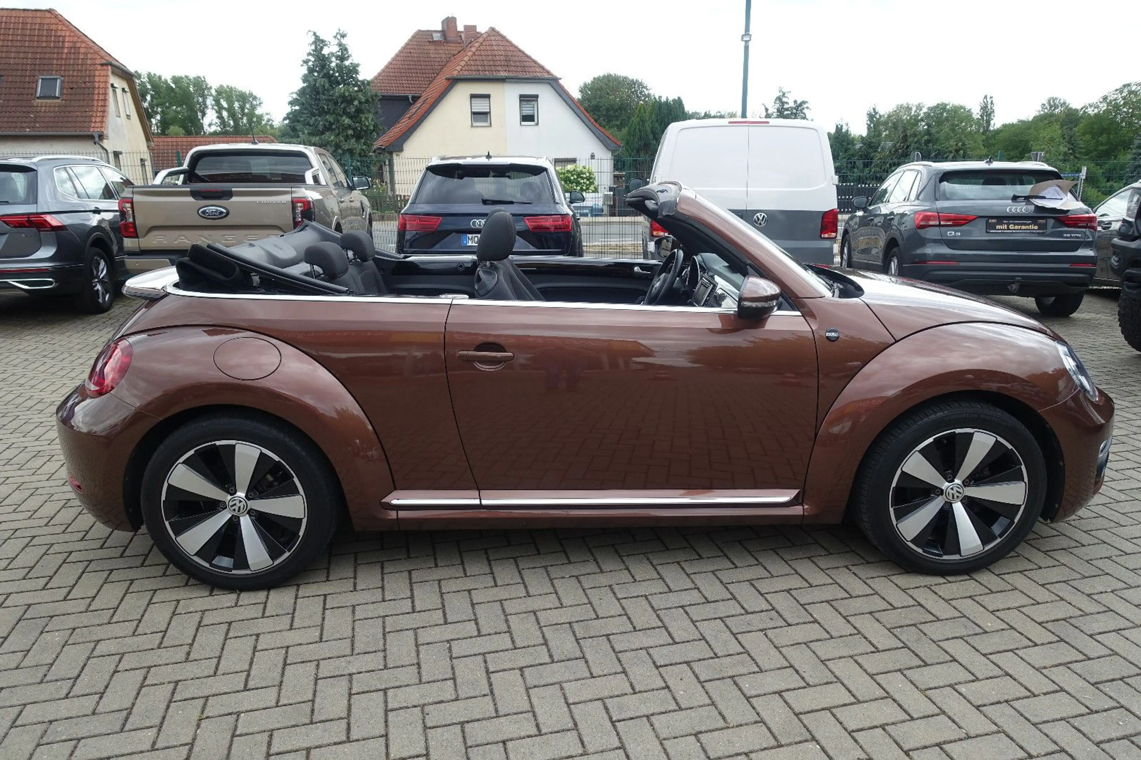 Volkswagen Beetle Cabriolet Design*Bi-Xenon*Navi*Kamera*1Hd — photo 5
