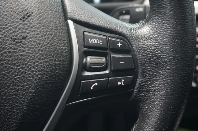 BMW 3 Series view 13