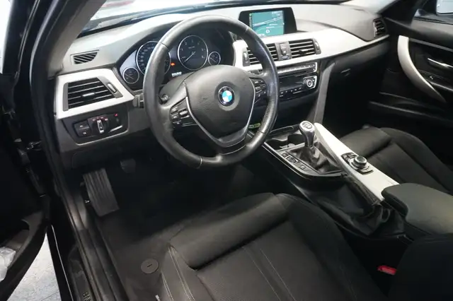 BMW 3 Series view 7