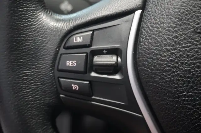 BMW 3 Series view 12